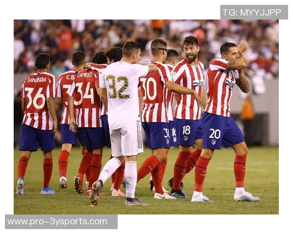 菲利克斯禁区内华丽舞动1对4轻巧挑射完美入网